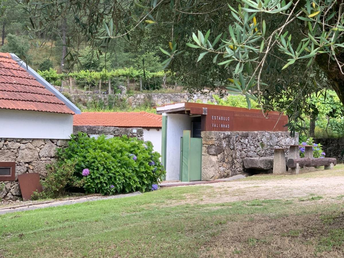 Estabulo De Valinhas Villa Vitorino dos Piães Eksteriør bilde